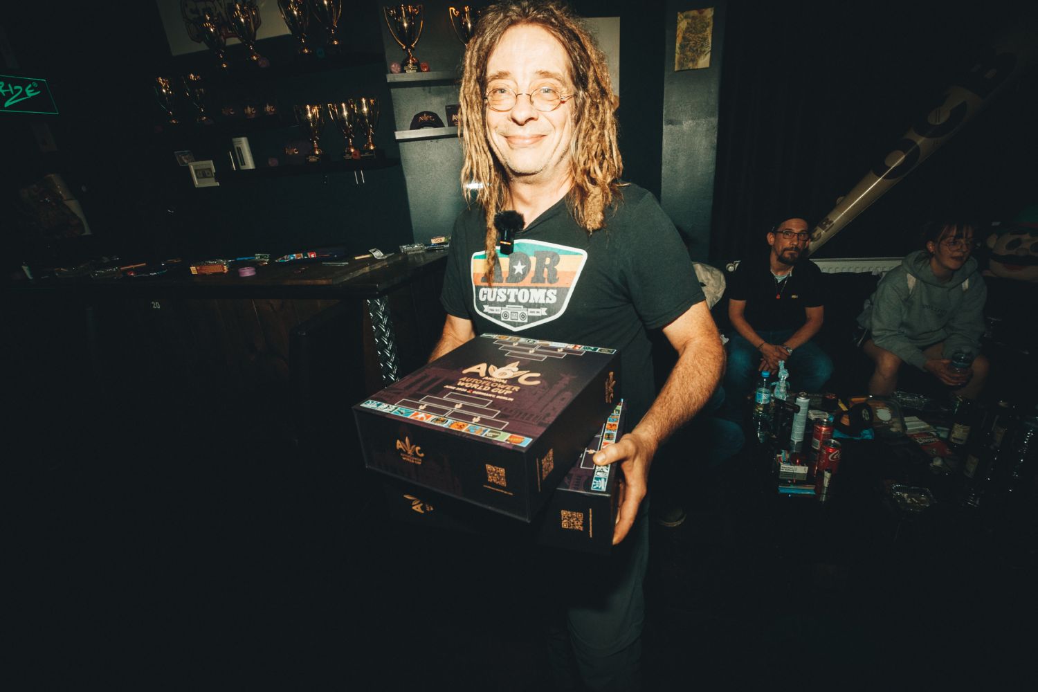 Micha Knodt holding an Autoflower World Cup judging kit at the 2026 event in Berlin